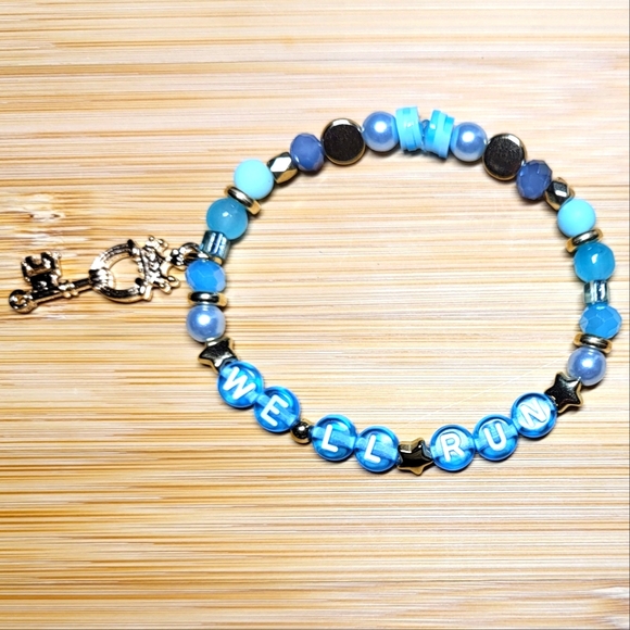 Run- Taylor Swift Friendship Bracelet - Picture 3 of 4